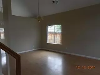430 Falcon Ct, Tracy, CA 95376 photo 2