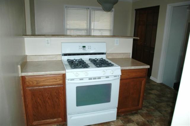 470 W Whittier Ave, Tracy, CA 95376 photo 2