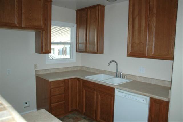 470 W Whittier Ave, Tracy, CA 95376 photo 3