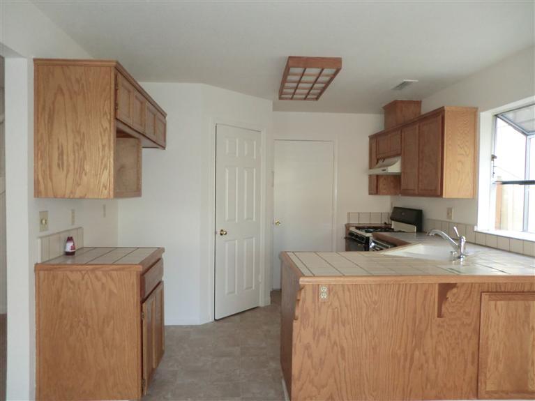 1701 Walnut Crest Way, Modesto, CA 95355 photo 4
