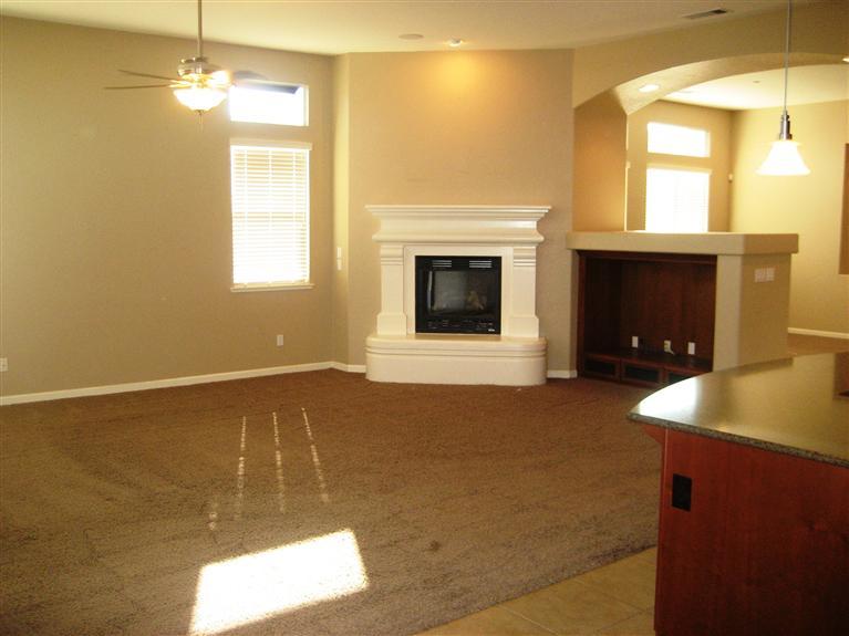 1099 Athens St, Manteca, CA 95337 photo 5