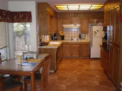 1045 Hatchcover Pl, Manteca, CA 95337 photo 3