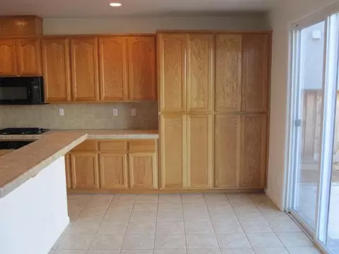 2425 Saffron Ct, Tracy, CA 95377 photo 3
