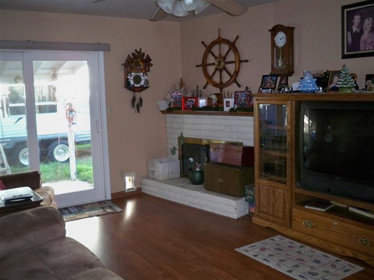 1617 Mount Vernon Dr, Modesto, CA 95350 photo 2