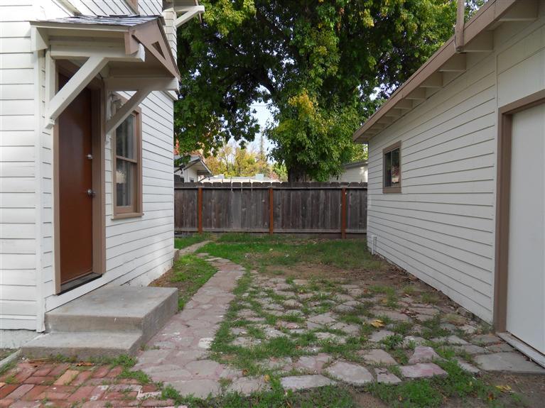 703 Burke Ave, Modesto, CA 95350 photo 22