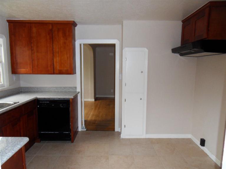 703 Burke Ave, Modesto, CA 95350 photo 9