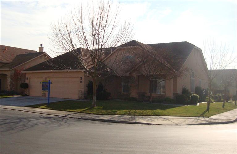 1824 Avignon Ln, Modesto, CA 95356 photo 2
