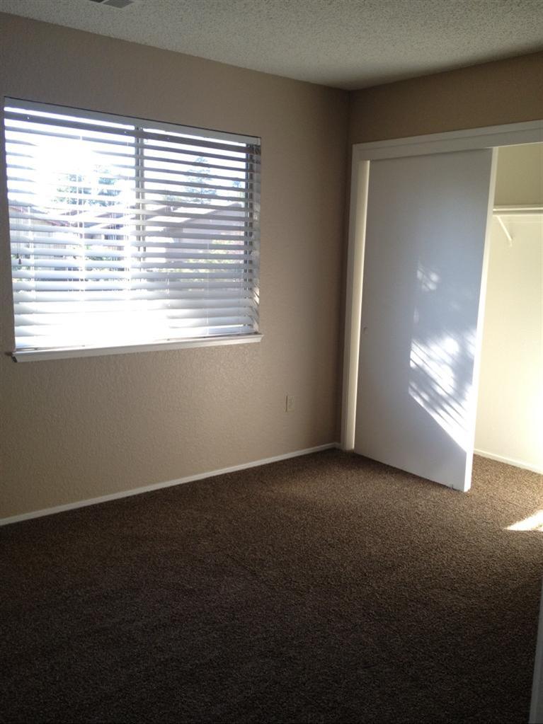 468 Cherry Ln #e, Manteca, CA 95337 photo 3
