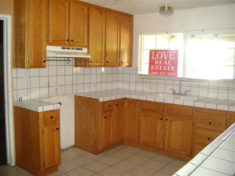 2704 Garvey Ave, Modesto, CA 95350 photo 3