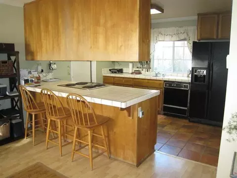 3800 Olivebranch Ln, Carmichael, CA 95608 photo 2