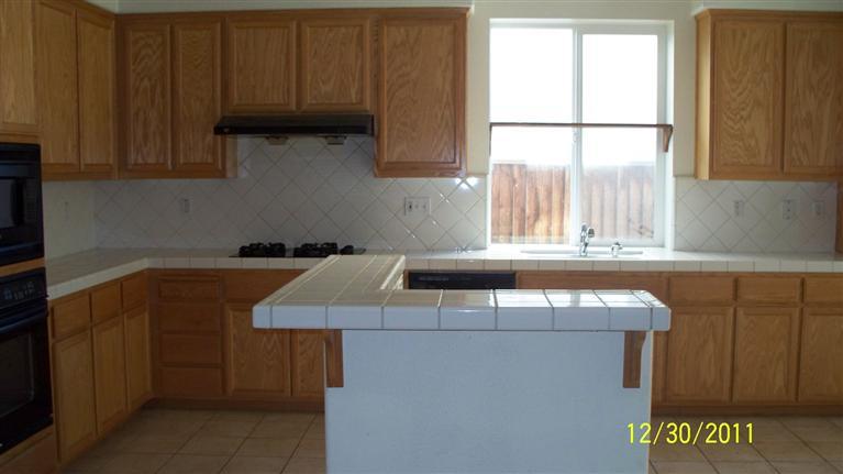 1966 Alhambra Ct, Tracy, CA 95376 photo 2