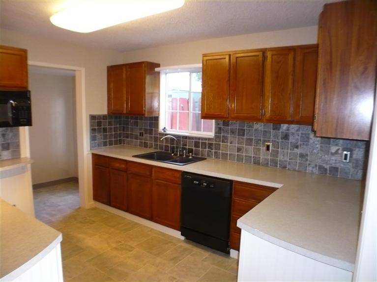 15 E 20th St, Tracy, CA 95376 photo 2