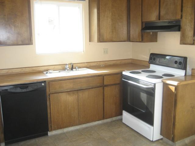 1939 Arrowsmith Dr, Manteca, CA 95336 photo 2