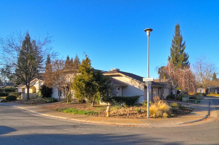 3217 Cabriolet Ct, Carmichael, CA 95608 photo 2