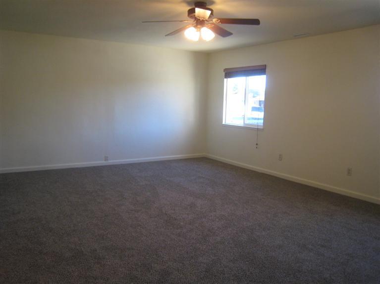330 Oleander Ln, Turlock, CA 95380 photo 4