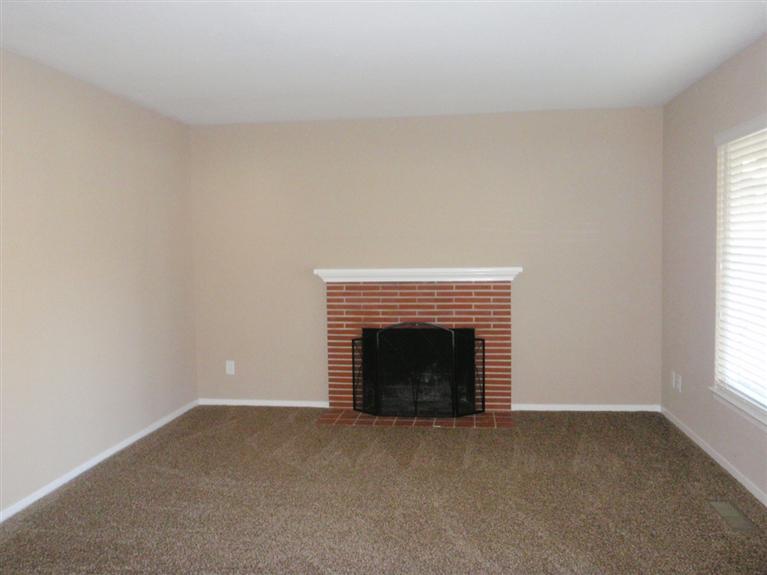 740 Daisy Ave, Lodi, CA 95240 photo 2