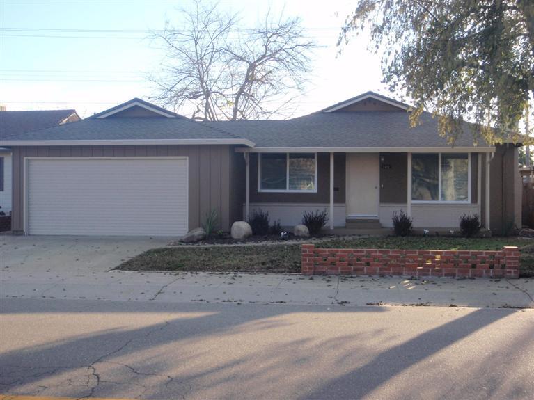 740 Daisy Ave, Lodi, CA 95240 photo 1