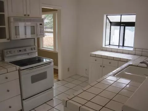 1345 Wall St, Tracy, CA 95376 photo 2