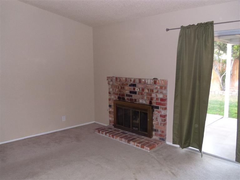 1047 Mirror Lake Dr, Merced, CA 95340 photo 4