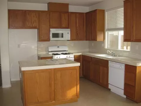74 Travertine Ct, Lathrop, CA 95330 photo 5