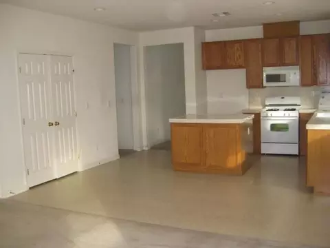 74 Travertine Ct, Lathrop, CA 95330 photo 6