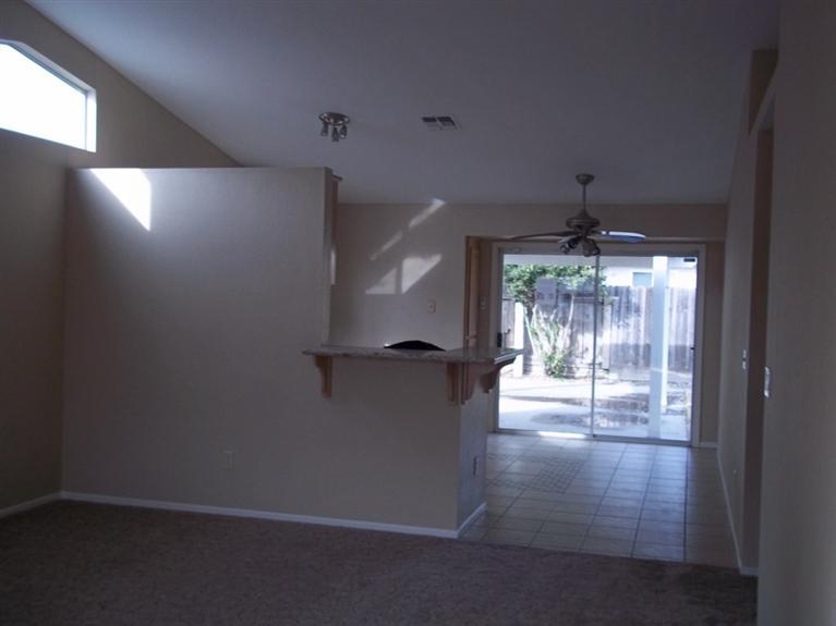 319 Leffler Pl, Turlock, CA 95382 photo 3