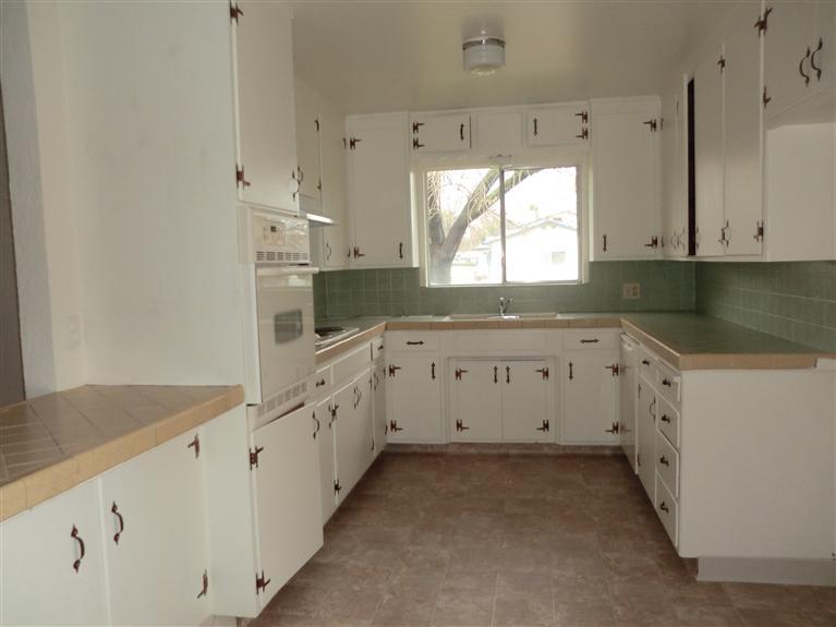 2004 College Ave, Modesto, CA 95350 photo 2