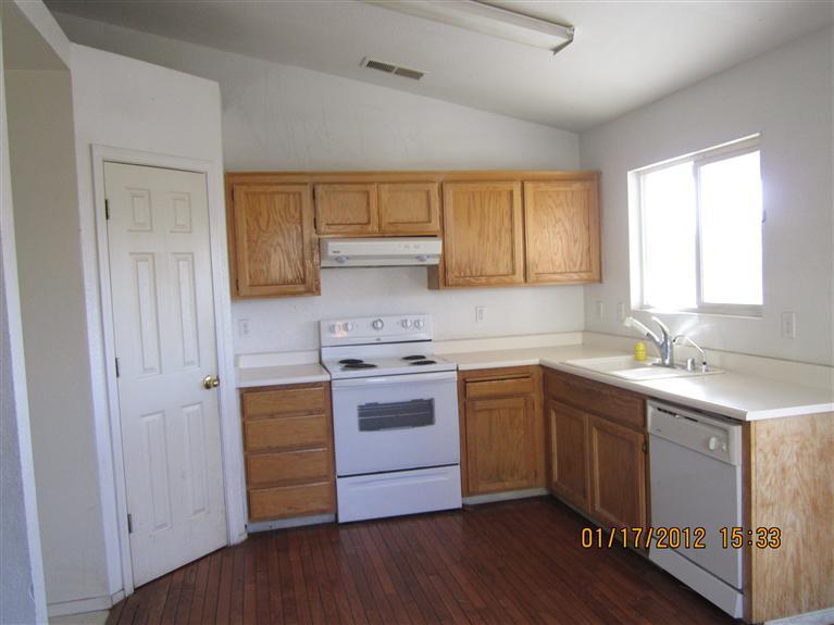 7301 Peridot Ave, Winton, CA 95388 photo 2