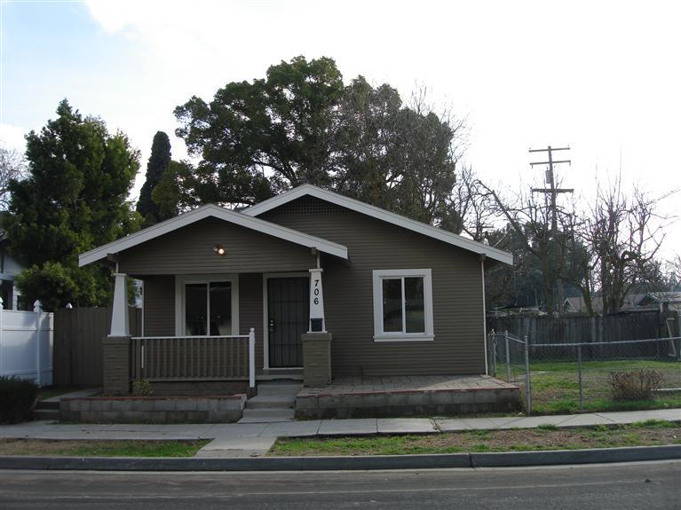 706 Center St, Modesto, CA 95351 photo 1