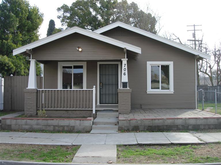 706 Center St, Modesto, CA 95351 photo 2