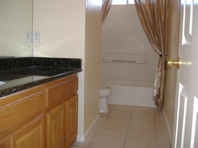 4405 Hazelnut Dr, Modesto, CA 95356 photo 5