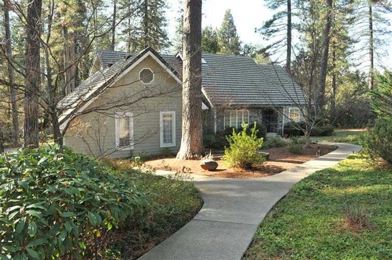 12873 Chatsworth Ln, Grass Valley, CA 95945 photo 2
