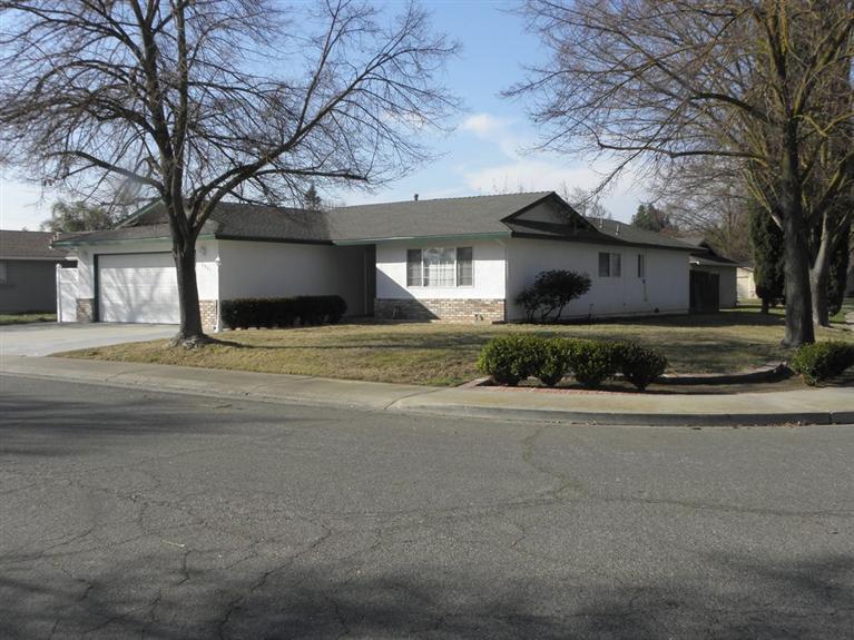 3901 Moorea Dr, Modesto, CA 95356 photo 2