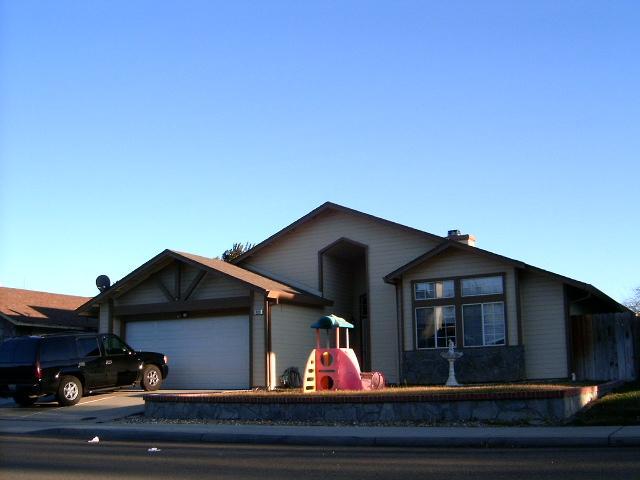 522 Chesterfield Dr, Patterson, CA 95363 photo 1