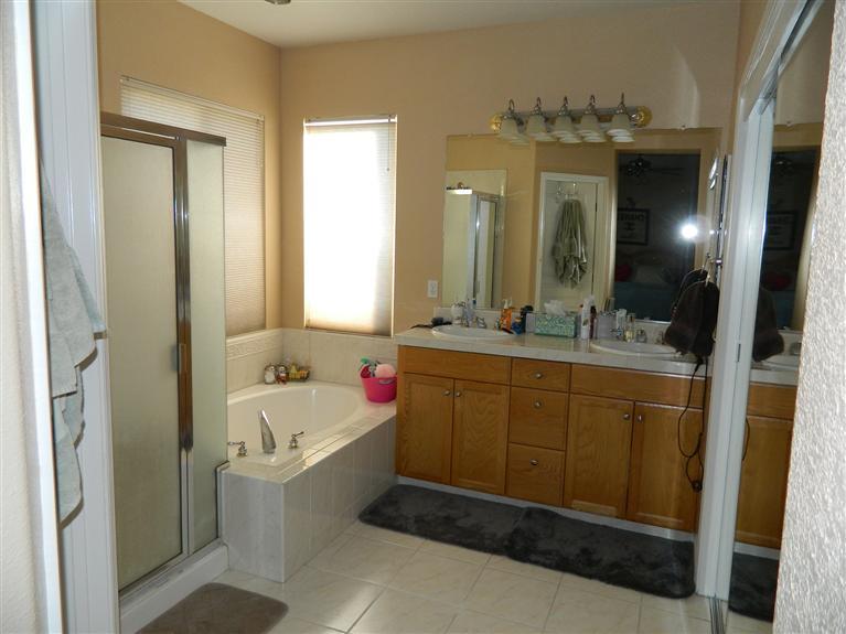 637 Perlegos, Lodi, CA 95242 photo 9