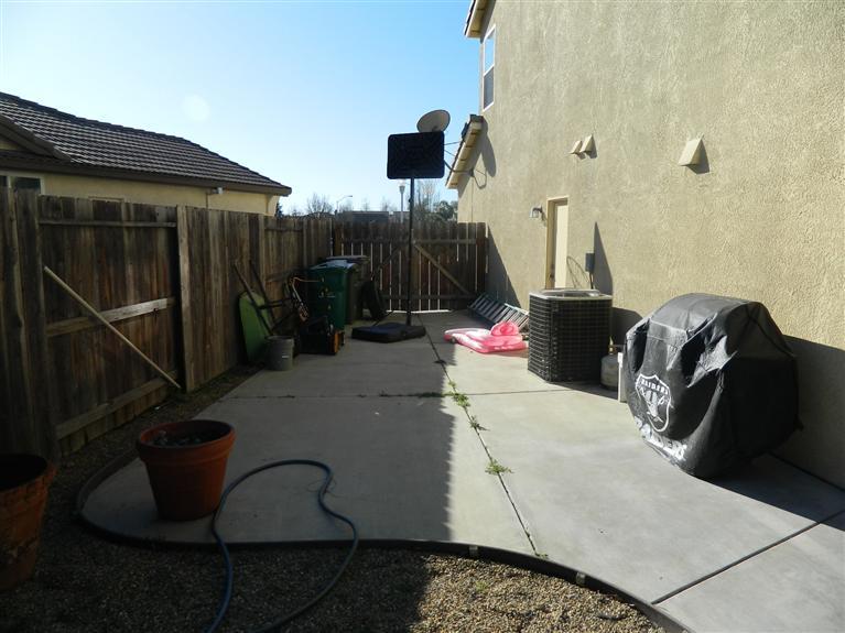 637 Perlegos, Lodi, CA 95242 photo 12
