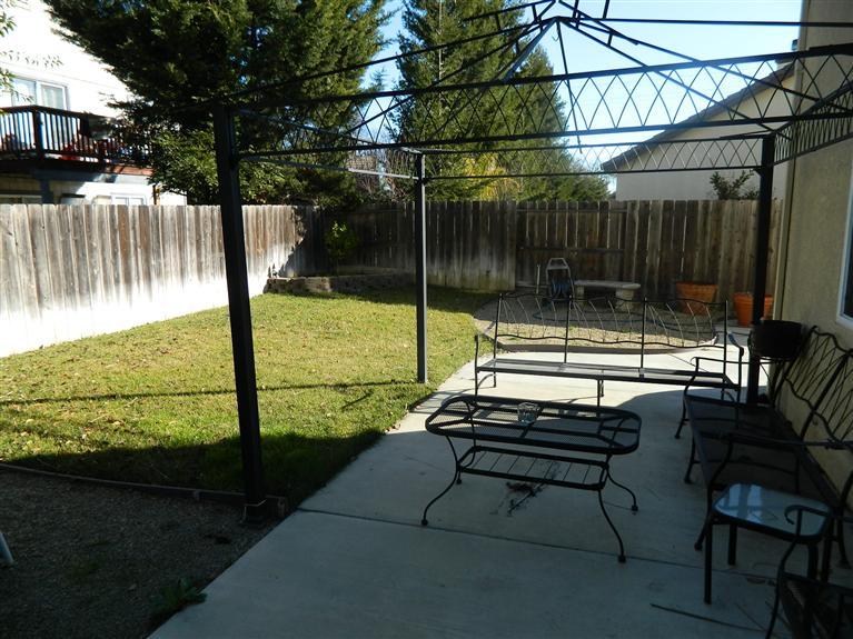 637 Perlegos, Lodi, CA 95242 photo 10