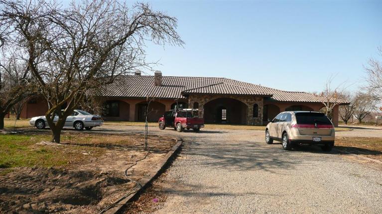 1051 Bent Rd, Modesto, CA 95357 photo 2