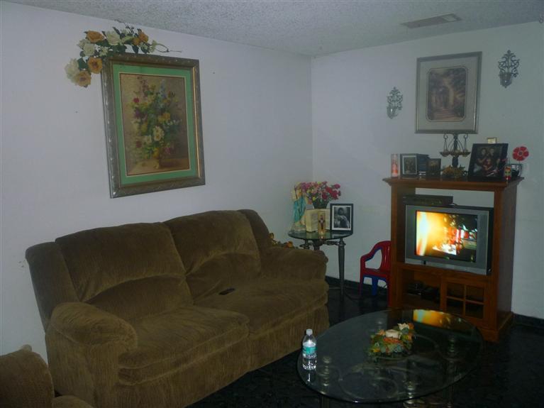 609 Inland Ct, Modesto, CA 95357 photo 2