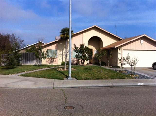 2251 Solitude Ln, Turlock, CA 95380 photo 1