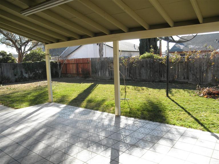 1528 Sungate Dr, Ceres, CA 95307 photo 2