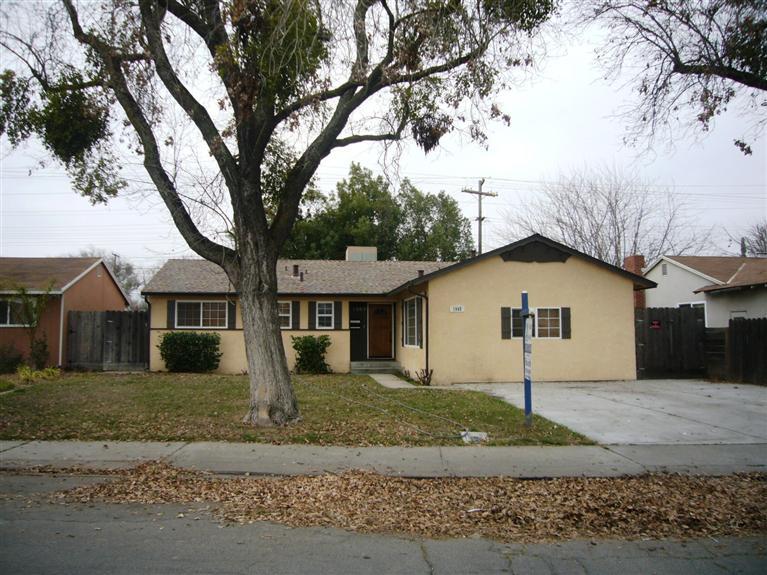 1905 Joaquin St, Modesto, CA 95350 photo 1
