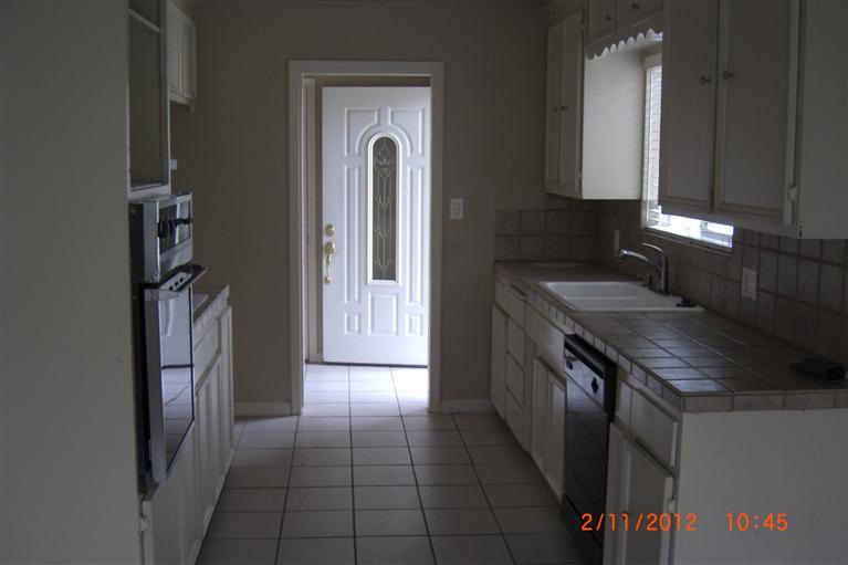 1716 Irene Ave, Modesto, CA 95355 photo 2