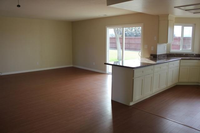 30877 Ruth Ct, Tracy, CA 95304 photo 3