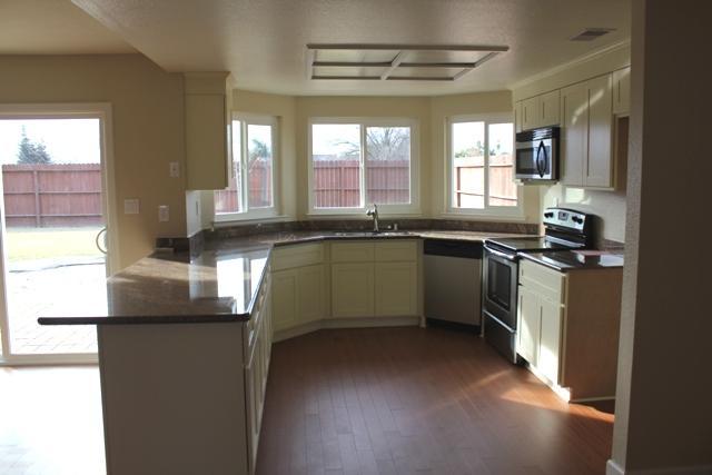 30877 Ruth Ct, Tracy, CA 95304 photo 4