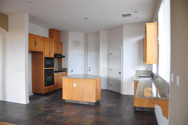 3121 Aaron Dr, Rocklin, CA 95765 photo 4