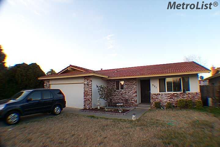 321 Bruce Ln, Turlock, CA 95382 photo 2