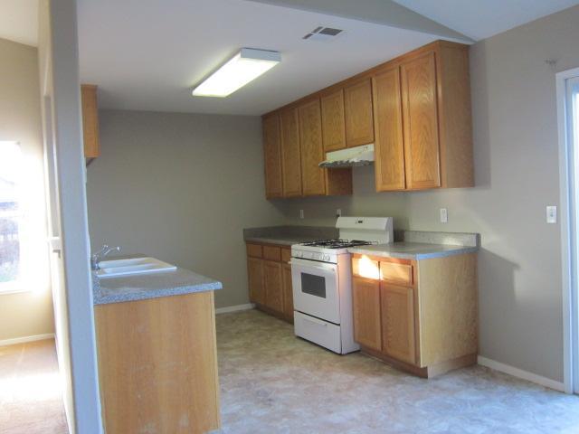 7730 Paige Ct, Winton, CA 95388 photo 5