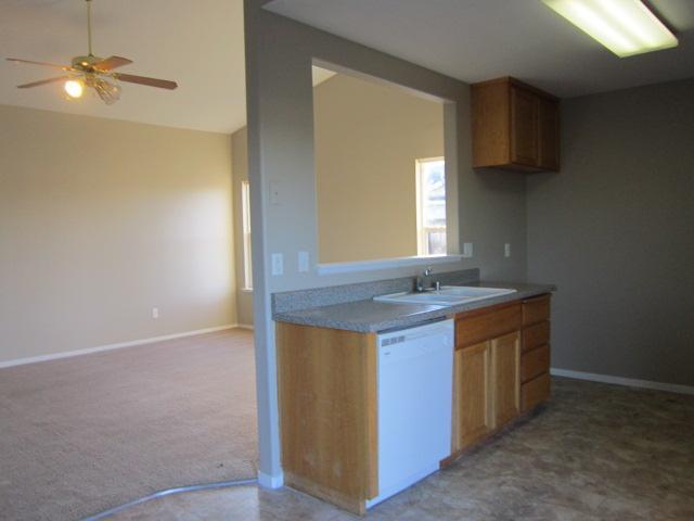 7730 Paige Ct, Winton, CA 95388 photo 4