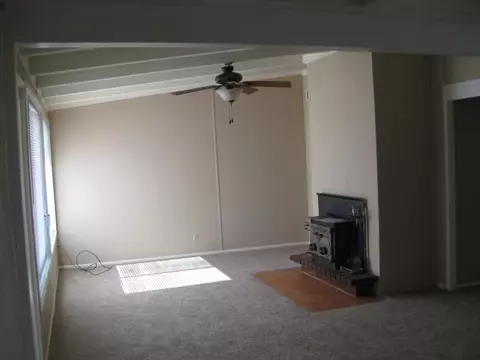 931 Trinity St, Manteca, CA 95336 photo 2